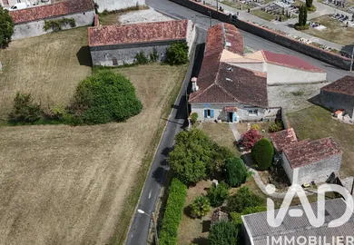 Park home in Val-d'Auge (16170)