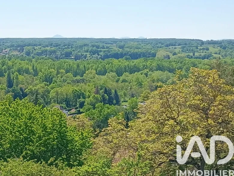 Terrain à bâtir à Abrest (03200) · 87 000 €