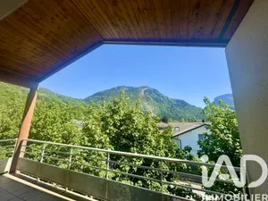 Appartement à Cluses (74300)