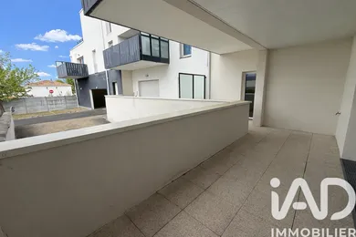 Apartment in Villenave-d'Ornon (33140)