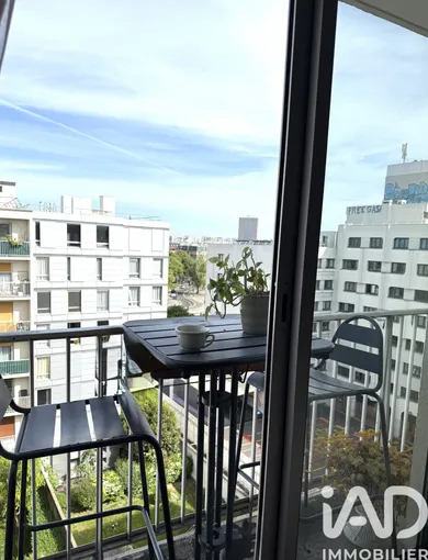 Apartment in Paris (75019)