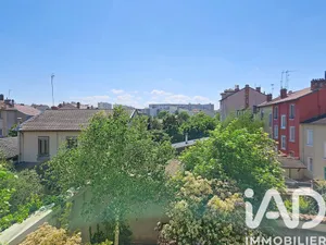 Apartment in Villeurbanne (69100)