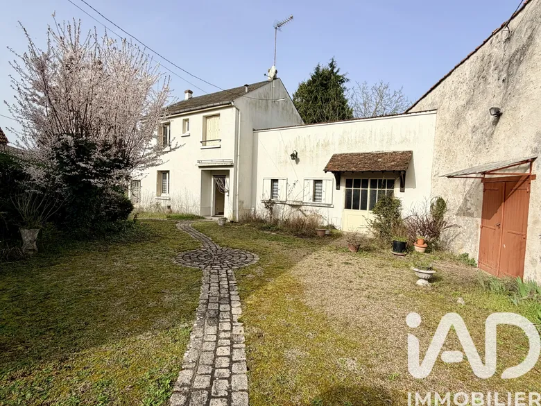 Maison 5 pièces 70 m² · à Cléry-Saint-André · 70 m² · 250 000 €