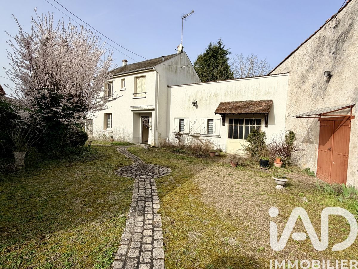 maison à Cléry-Saint-André