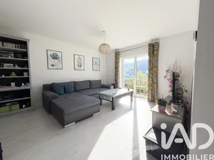 Maison à Vic-sur-Cère (15800)