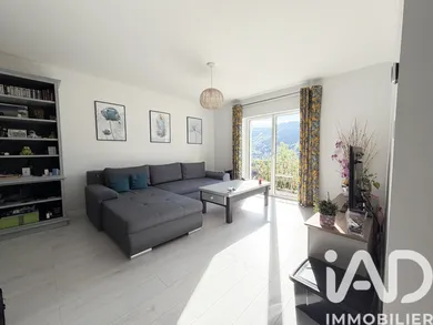 Maison à Vic-sur-Cère (15800)