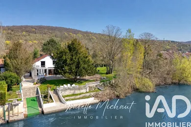 House in Vaux-sur-Seine (78740)