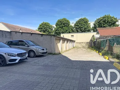 Parking in Les Mureaux (78130)