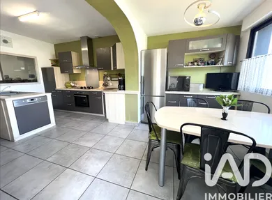 Detached house in Mézangers (53600)