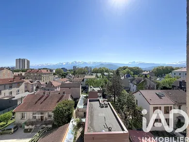 Apartment in Grenoble (38100)