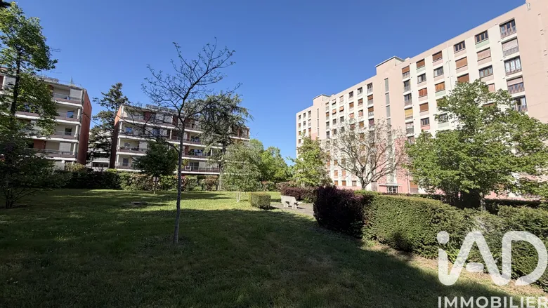 Appartement 4 pièces 77 m² · à Décines-Charpieu · 76,9 m² · 230 000 €
