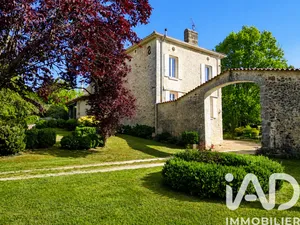 Domain in La Clotte (17360)