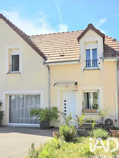 House in Saint-Parres-aux-Tertres (10410)