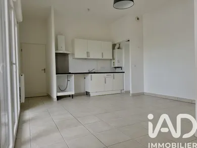 Apartment in Villenave-d'Ornon (33140)