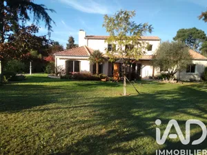 Maison d'architecte à Basse-Goulaine (44115)