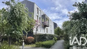 Apartment in Bois-d'Arcy (78390)