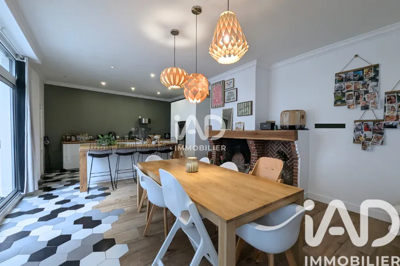 Maison 8 pièces 210 m² · à Hénin-Beaumont · 210 m² · 249 000 €