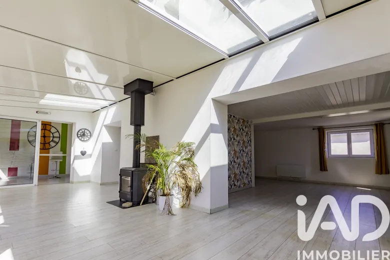 Maison 5 pièces 132 m² · à Charron · 132 m² · 228 000 €