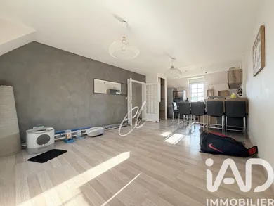 Apartment in Saint-Valérien (89150)