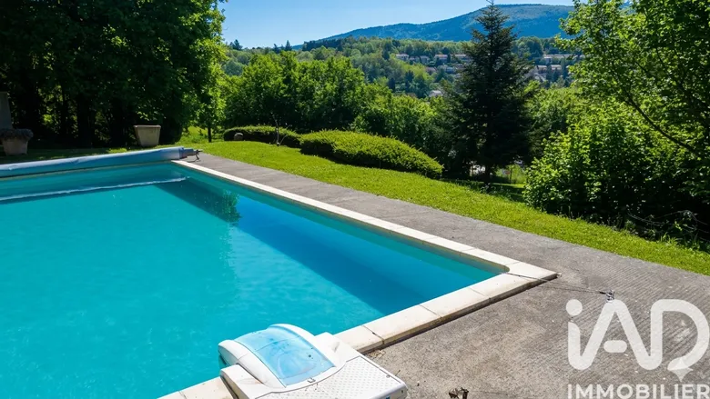 Maison 5 pièces 118 m² · à Saint-Jean-Bonnefonds · 118 m² · 275 000 €