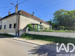Maison de village à Chailley  (89770)