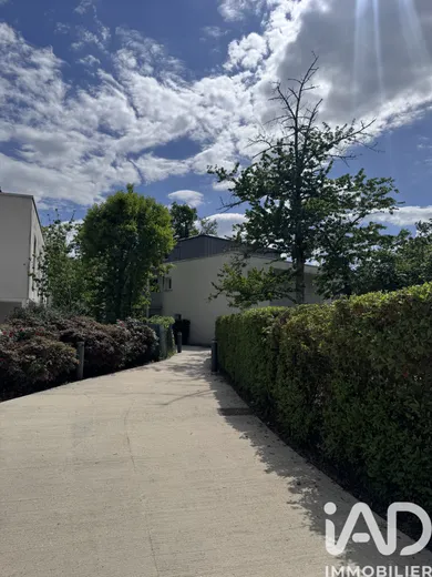 Apartment in Pessac (33600)