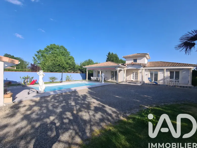 Maison 7 pièces 200 m² · à Saint-Porquier · 200 m² · 410 000 €