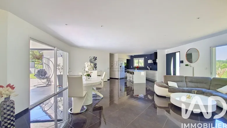 Maison 5 pièces 132 m² · à Bonnetan · 132 m² · 529 500 €