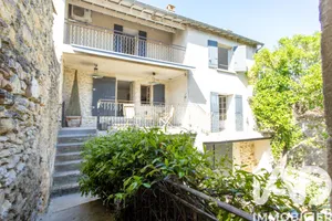 Maison de village à Pujaut (30131)