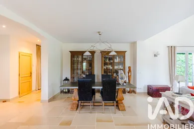 Maison traditionnelle à Béthemont-la-Forêt (95840)