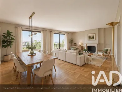 Apartment in Bron (69500)