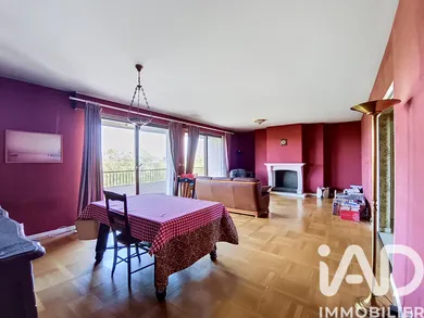 Apartment in Bron (69500)