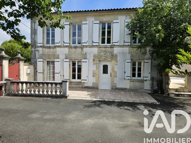 Maison de village à Ars (16130)