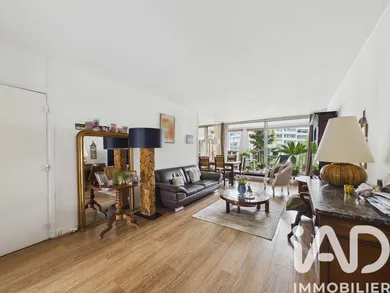 Apartment in Paris (75020)