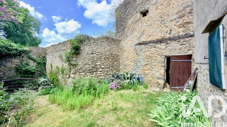 Parking 140 m² · à Saint-Pierre-des-Champs · 140 m² · 60 000 €