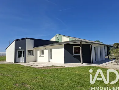 Immeuble à Kermaria-Sulard (22450)