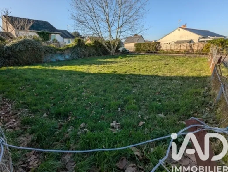 Terrain à bâtir à BOURGUEIL (37140) · 16 900 €