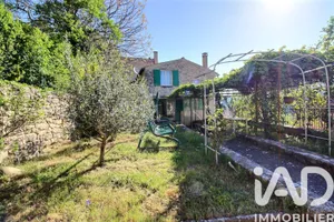 House in Monieux (84390)