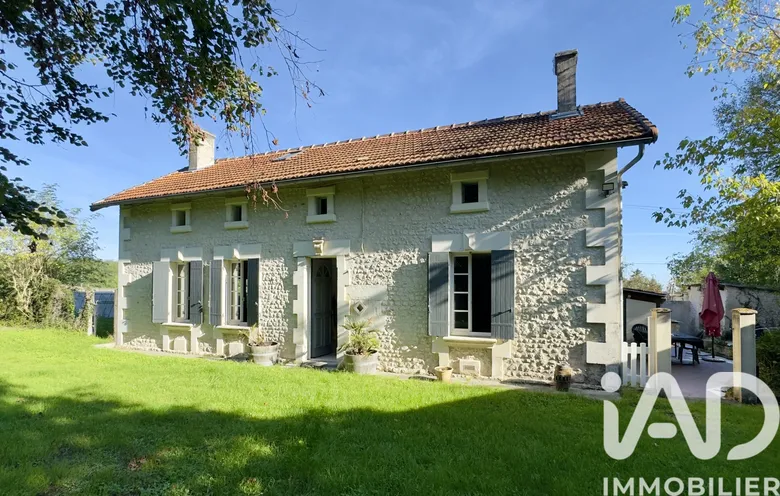 Maison 5 pièces 145 m² · à Condéon · 145 m² · 179 000 €