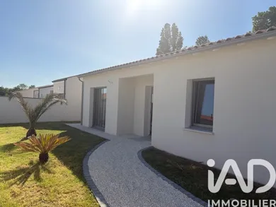 House in Coulon (79510)