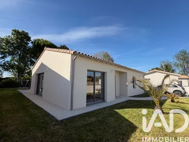 Maison à Coulon (79510)