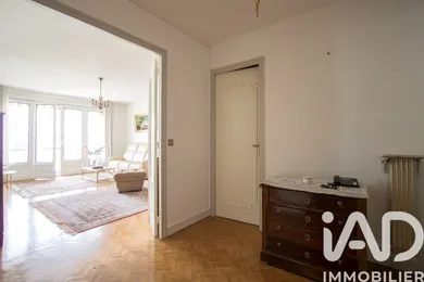 Apartment in Bois-d'Arcy (78390)
