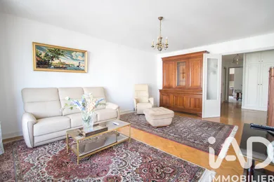 Apartment in Bois-d'Arcy (78390)