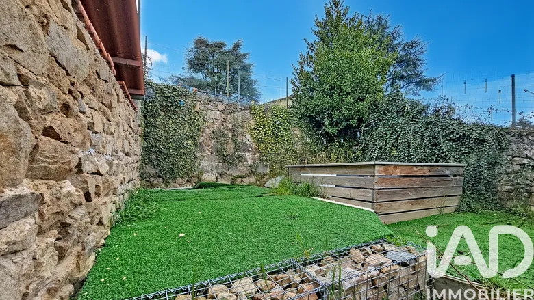 Maison 4 pièces 94 m² · à Saint-Julien-Molin-Molette · 94 m² · 700 €