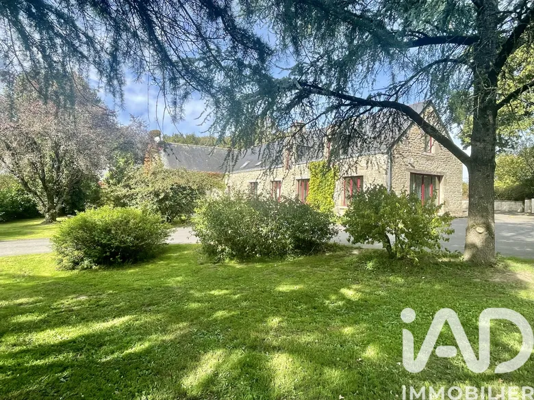 Maison 7 pièces 254 m² · à Berric · 254 m² · 635 995 €