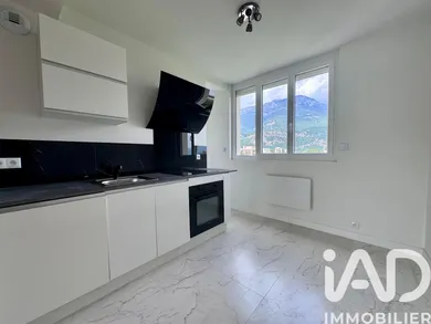 Apartment in Le Pont-de-Claix (38800)