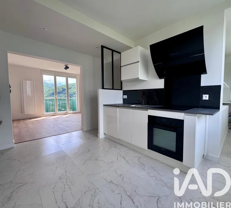 Appartement 3 pièces 58 m² · à Le Pont-de-Claix · 58 m² · 136 000 €