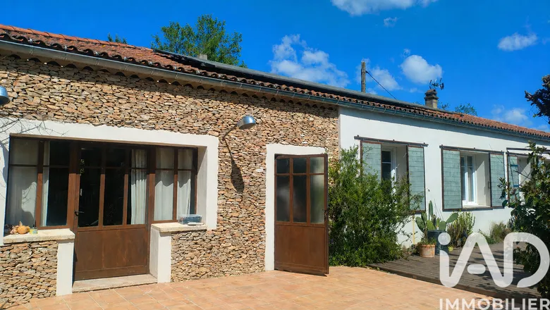 Maison 6 pièces 162 m² · à Aramon · 162 m² · 395 000 €