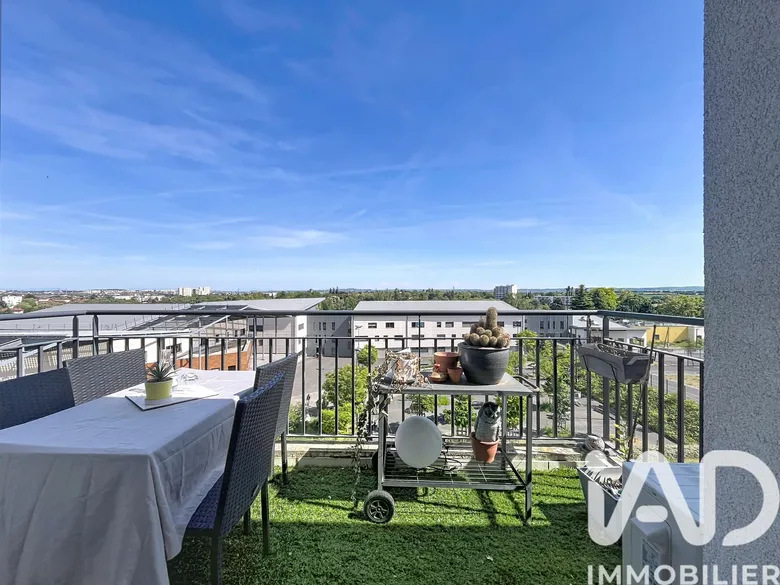 Appartement 3 pièces 64 m² · à Vénissieux · 64,4 m² · 195 000 €