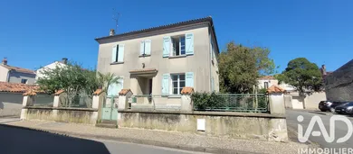 Townhouse in Saint-Jean-d'Angély (17400)